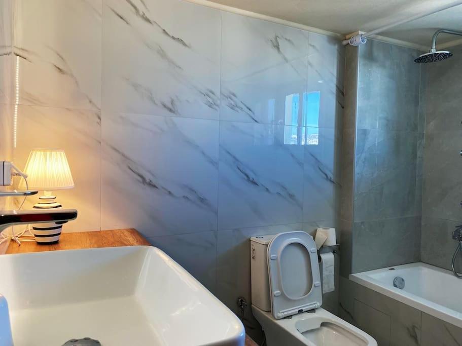Athens Skylight Condo Ngoại thất bức ảnh